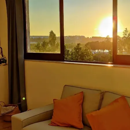 Stylish And Elegant - View And Location In Downton Coimbra