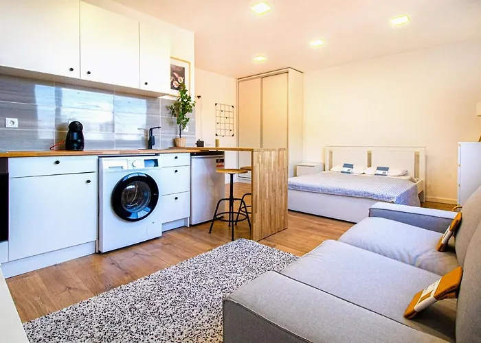 Stylish And Elegant - View And Location In Downton דירה קוימברה