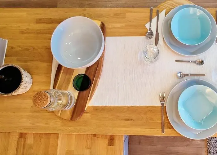 Stylish And Elegant - View And Location In Downton *