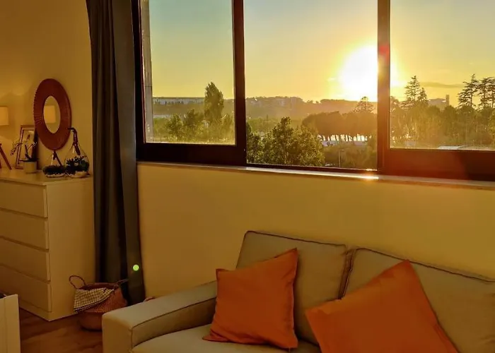 Stylish And Elegant - View And Location In Downton קוימברה