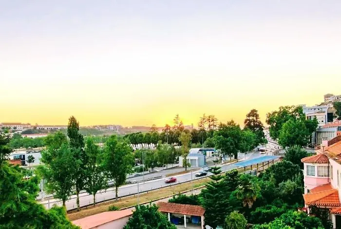 Stylish And Elegant - View And Location In Downton