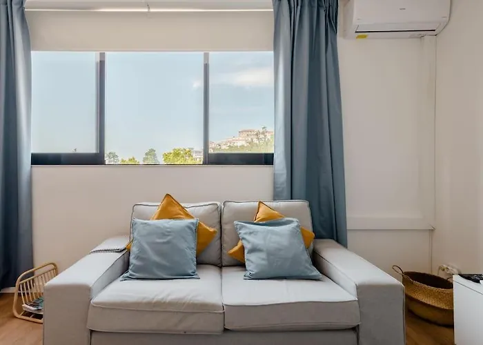 Stylish And Elegant - View And Location In Downton *