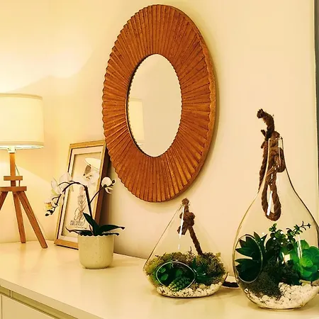 Stylish And Elegant - View And Location In Downton דירה *