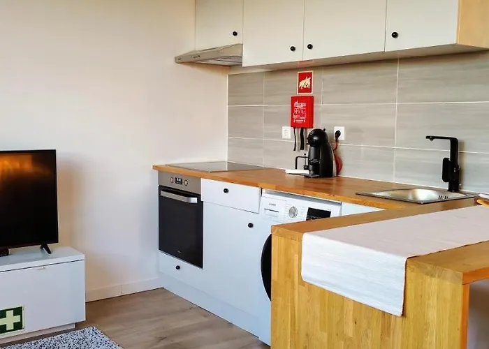 Stylish And Elegant - View And Location In Downton Daire *