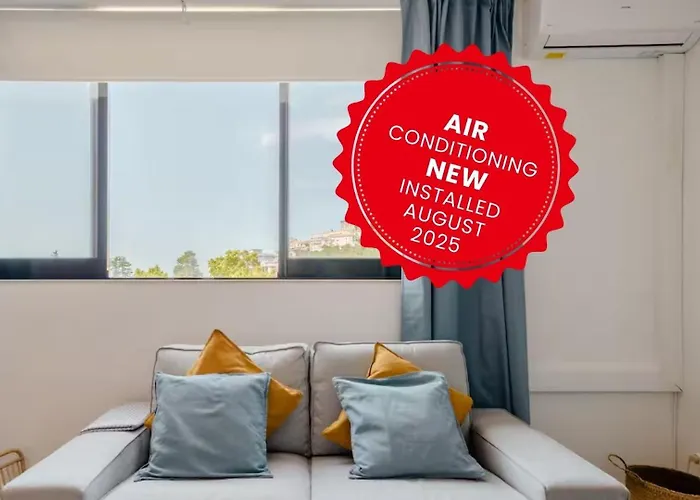 Stylish And Elegant - View And Location In Downton